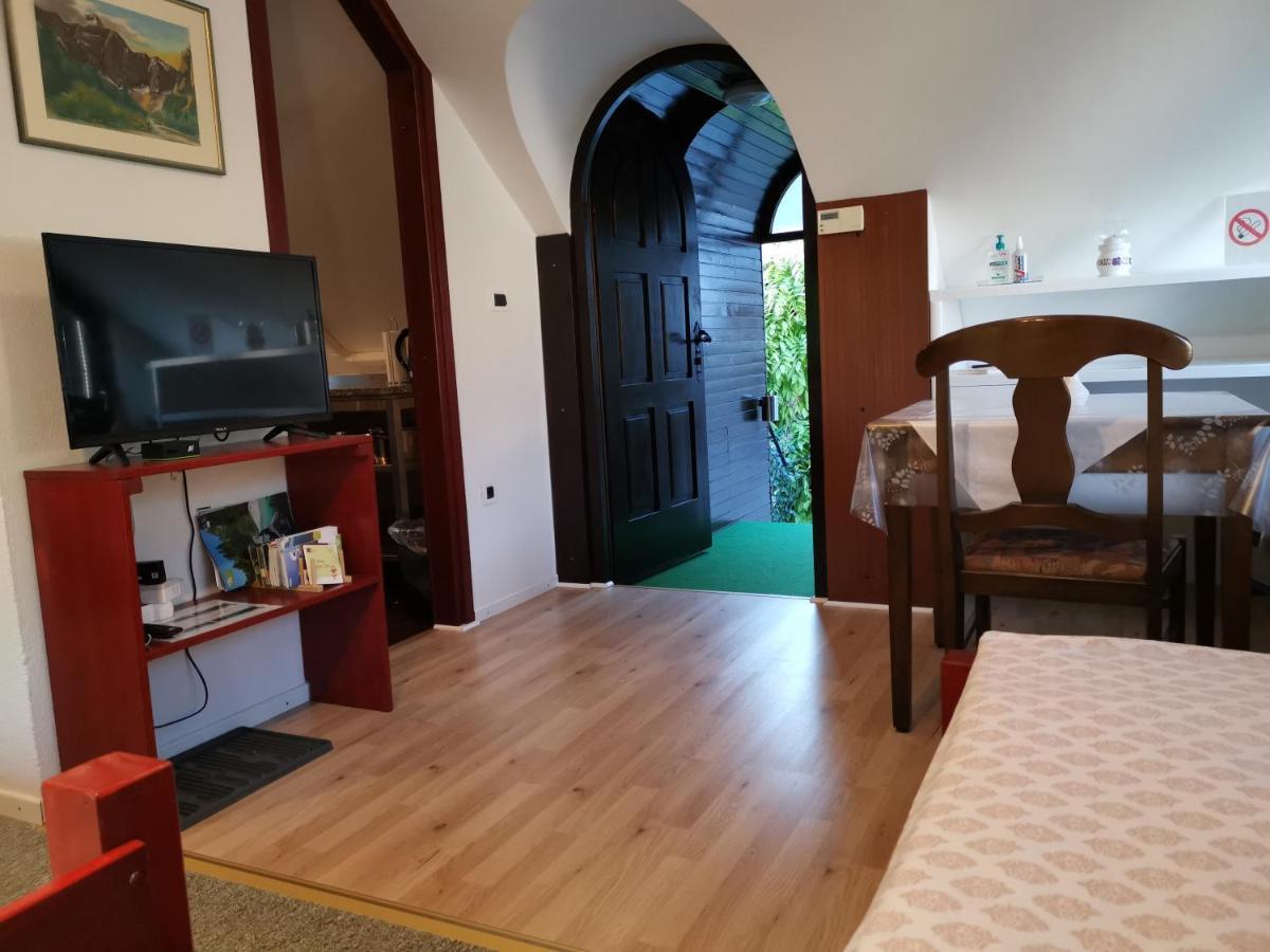 Apartmaji Mak Jesenice Zewnętrze zdjęcie